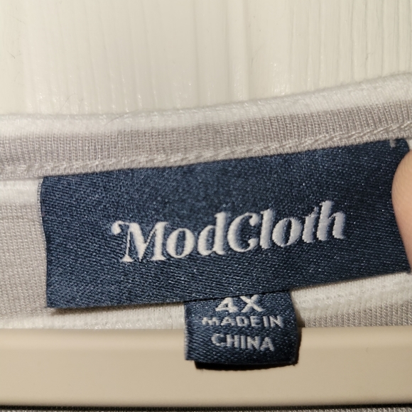 Modcloth Womens Top Plus Size 4XL Sleeveless Gray White Striped Scoop Neck - Picture 3 of 5